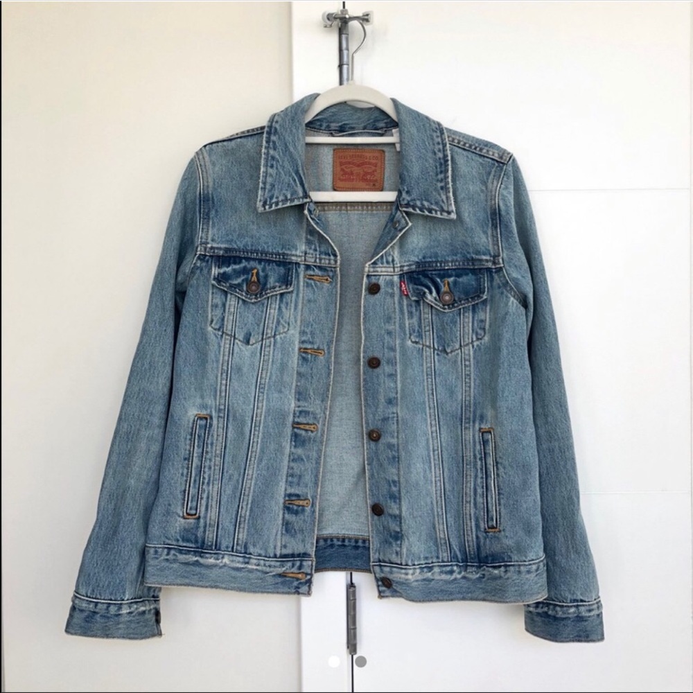 Levi’s trucker jean jacket
